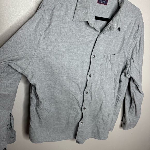 UNTUCKit Flannel Sherwood Shirt in Gray Long Sleeve Button Down Collared Shirt - Picture 10 of 15